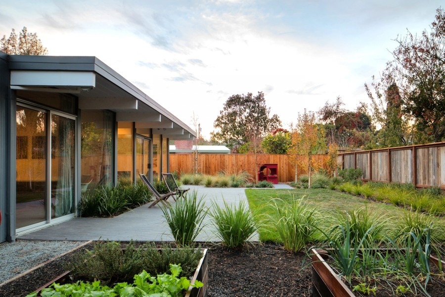 Частный двор своими руками - обустройство и простые идеи дизайна для больших и малых придомовых территорий