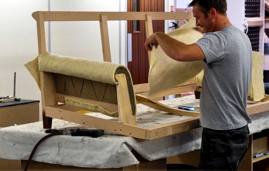 Диван своими руками: пошаговый мастер-класс изготовления мягкой, корпусной и бескаркасной мебели