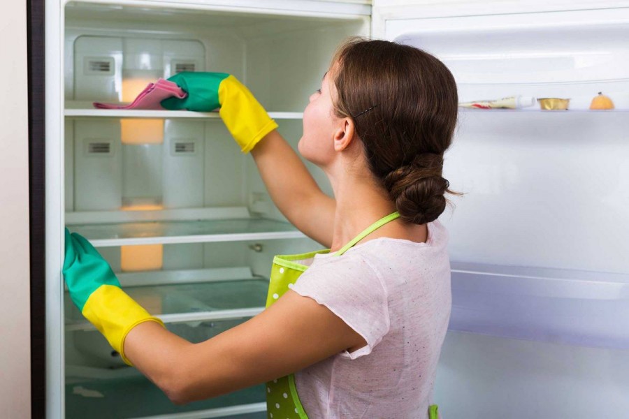 Как разморозить холодильник быстро и правильно: ТОП-5 простых способов удаления льда