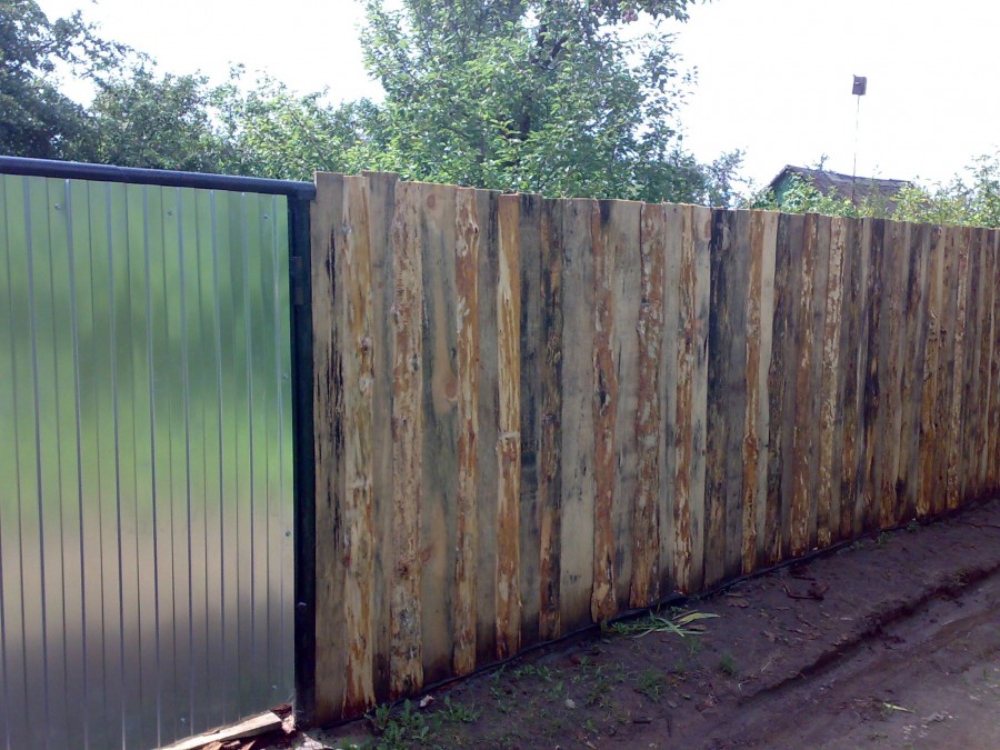 Забор своими руками - пошаговая инструкция по постройке и установке (85 фото-идей)
