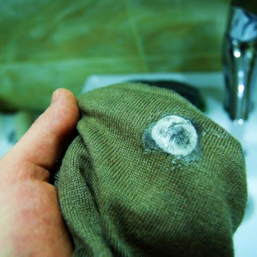 Пятно от йода: инструкция по очистке одежды, различных материалов и поверхностей