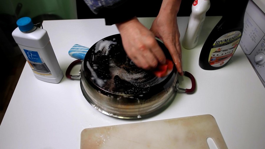 Чем отмыть кухонную посуду до блеска