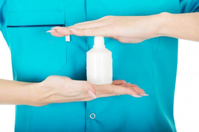 Как отмыть запах уксуса с рук